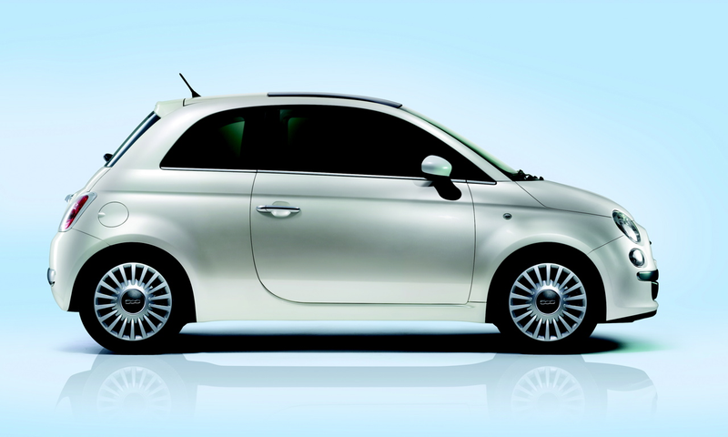 Illustration for article titled Fiat 500 Rolls Out in Europe, Bristling with Tech Goodness